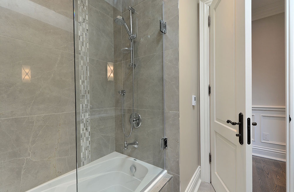 Clarkhill_washroom tub